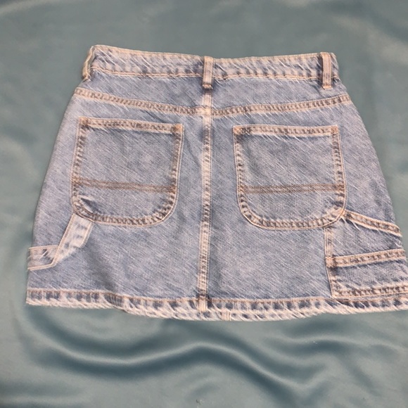 Cotton:on US size 8 cargo denim mini skirt. - Picture 2 of 3